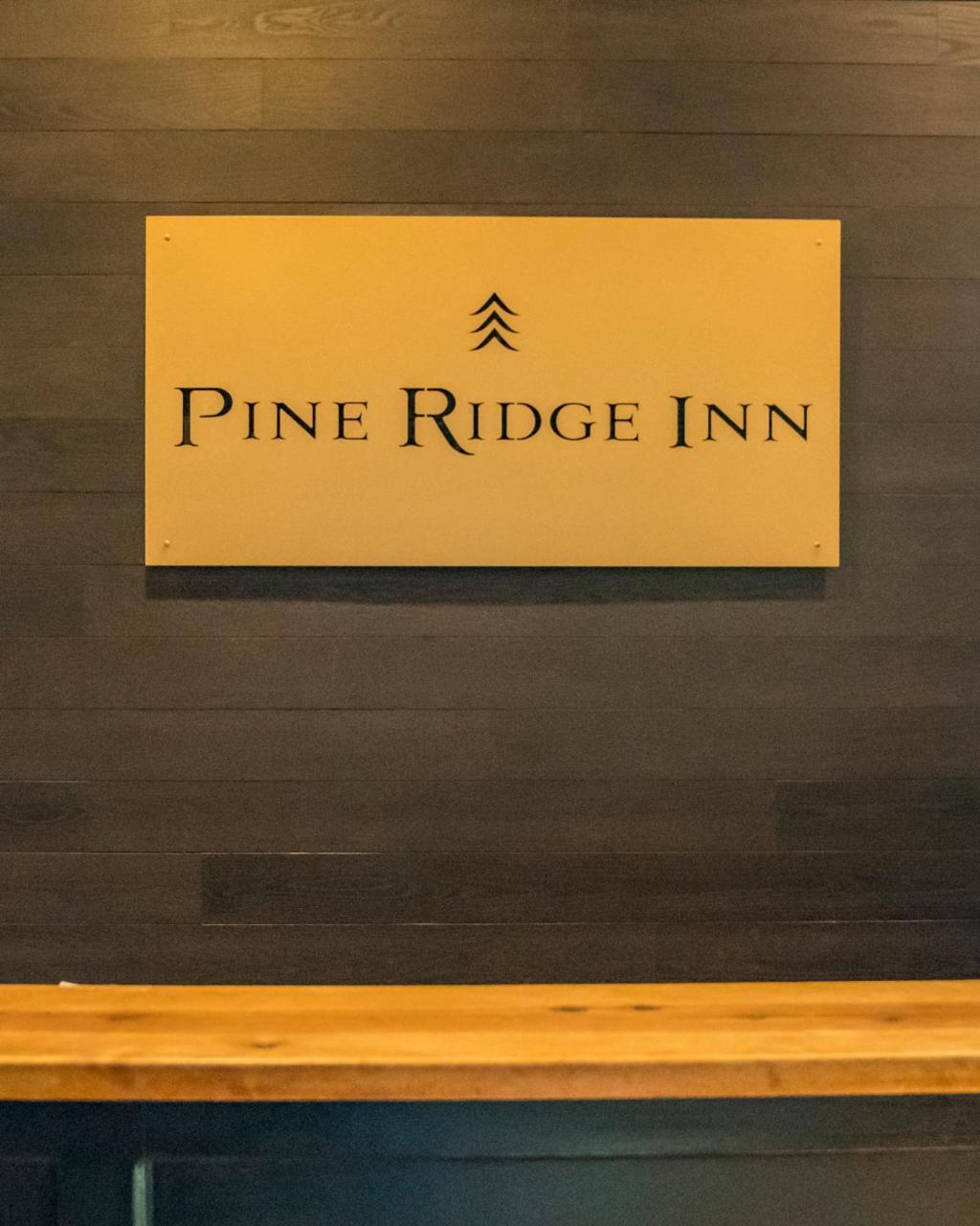 Pine Ridge Inn Bend Buitenkant foto